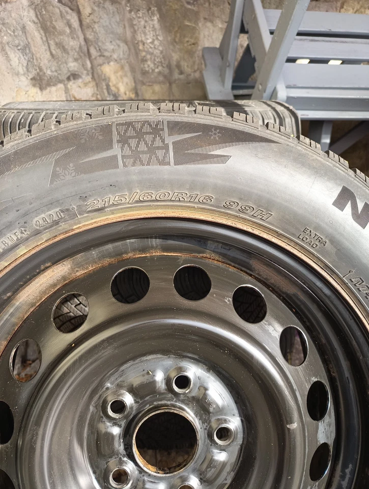 Nexen Winguard Snow G3 Winterreifen 215/60 R16 99H Gebraucht 5x6mm Aus 2020 - Bild 2 von 4