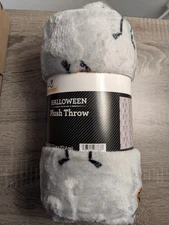 Way to Celebrate Halloween plush throw 50" x 60"