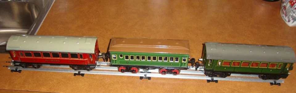MARKLIN & BING O GAUGE SPUR 0  TINPLATE  PASSENGER CARS   1920'S-30'S   LOT OF 3 - Image 3 of 4
