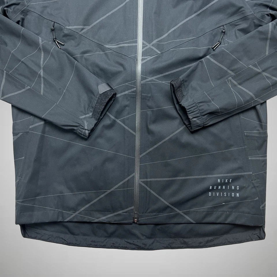 Nike Storm-Fit Run Division Black Running Jacket Men’s Sz Medium DQ6530-010 $350 - Image 4 of 4