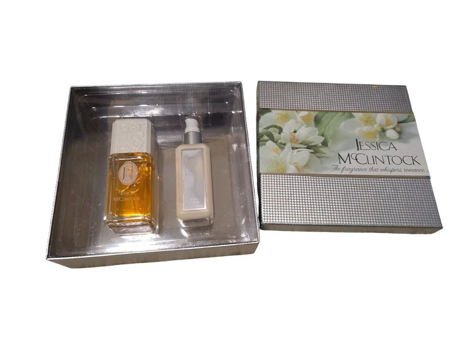 Jessica McClintock 纯净迷人礼品套装香水喷雾和身体乳液 — 第 2/4 张图片
