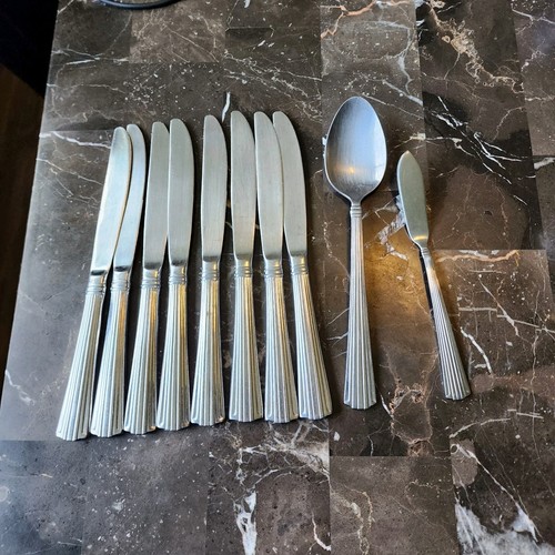 Reed & Barton Fluted Elegance Stainless Salad Forks 1999-2002 Lot 51 Pieces - Picture 8 of 10