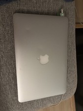 Apple MacBook Air 13.3 in 2015 Silver/Intel Core i5 5th Gen. 1.60 GHz, 128 GB 4