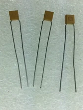 CCR05CK3R3CR AVX Cap Ceramic 3.3pF 200V CK 0.25pF Radial 4 PIECES