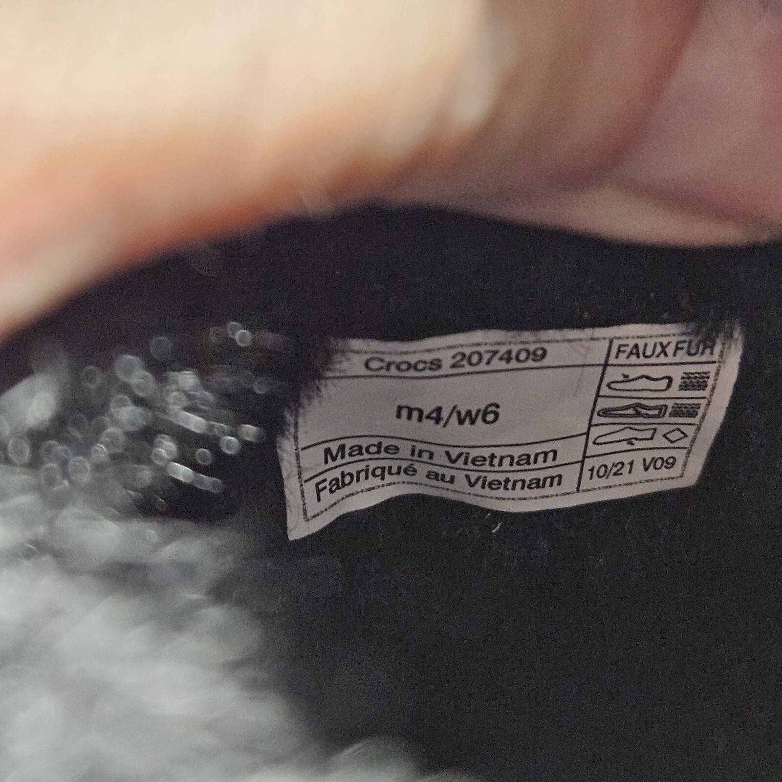 Crocs Classic Mammoth Fur Lined Clog Womens Size 6 Black image 9