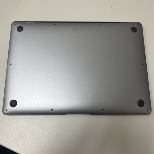 Apple Macbook Air 13" 128GB 8GB Ram Silver - Core i3 -Mac OS Ventura (2020) - Picture 3 of 10