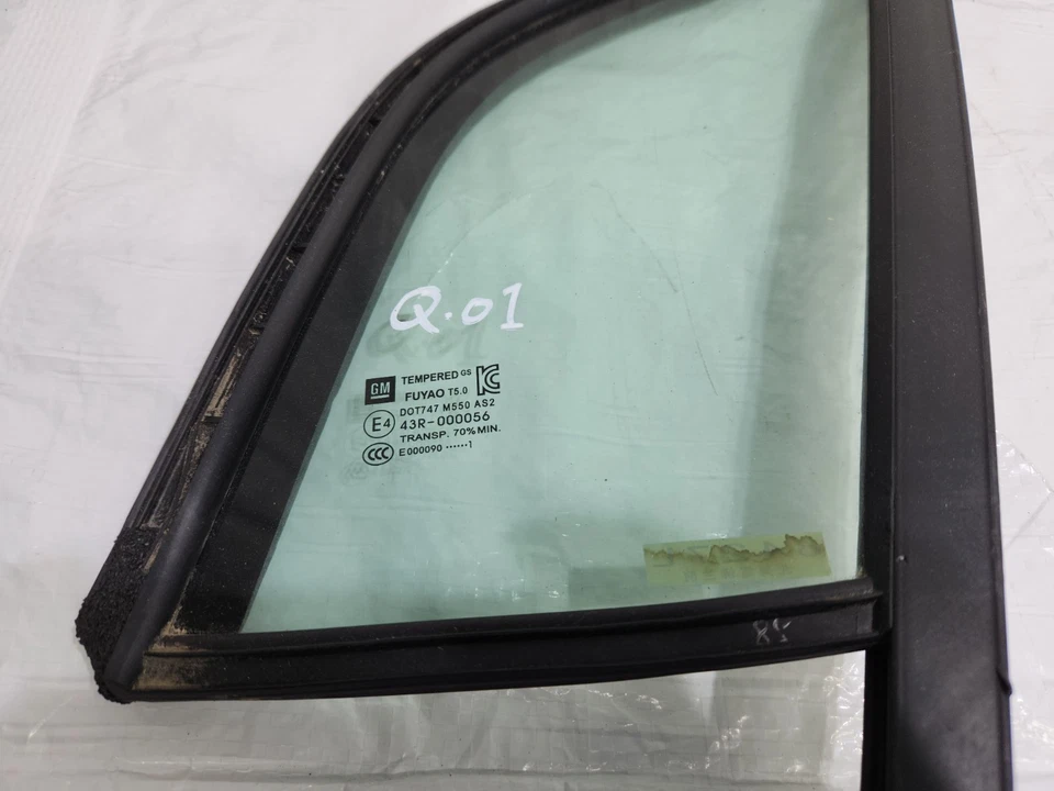 13-22 Buick Encore Front Left Driver Quarter Window Glass Weatherstrip 94518427 Foto 3 de 4