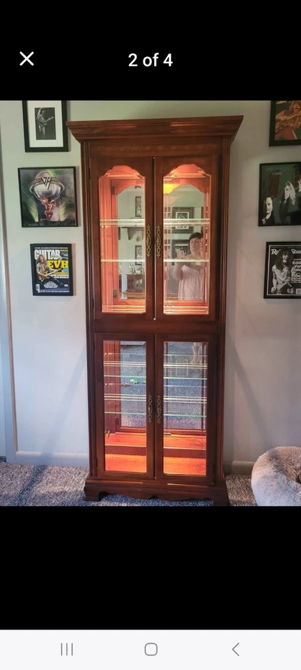 Vitrina vintage de cerezo macizo Pulaski. Foto 2 de 4