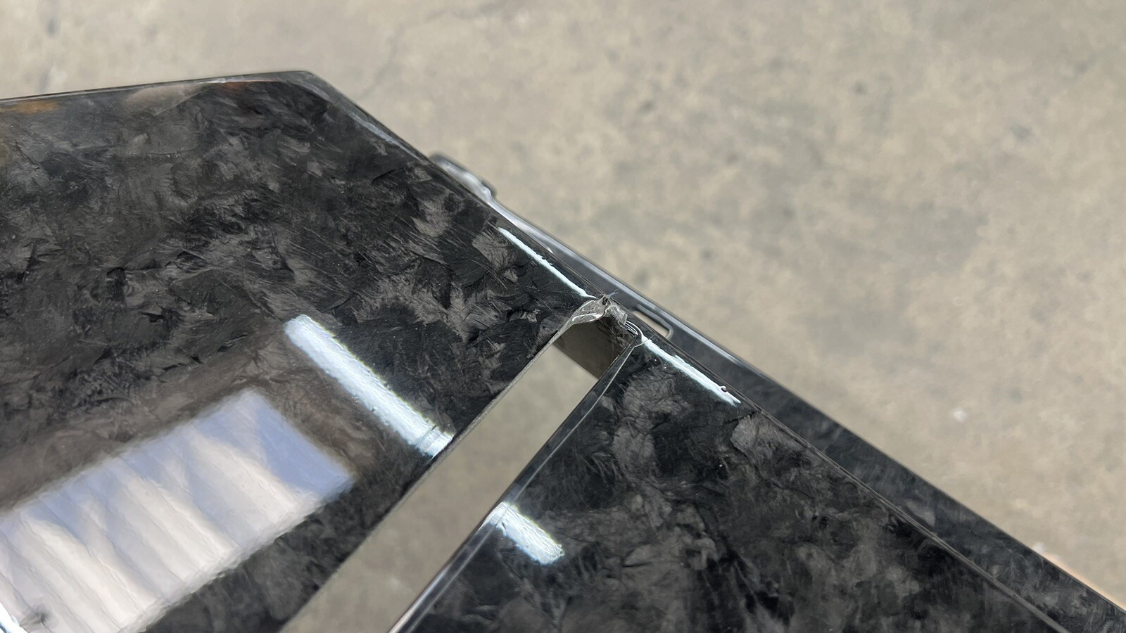 LAMBORGHINI HURACAN 1016 FORGED CARBON REAR UPPER PANNEL SPOILER (damaged)