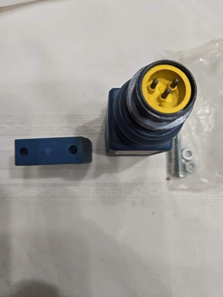 1256A-6501 Eaton/Cutler Hammer Thru-Beam Detector Sensor 115vac-SA - Image 3 of 4