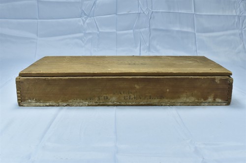 Antique WOODEN COLUMBIA WIRE TACKS SHIPPING & DISPLAY BOX CLEVELAND OHIO #06598 - Picture 2 of 7