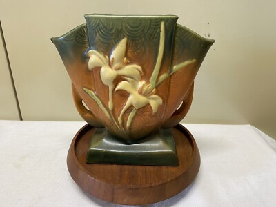 Vtg ROSEVILLE Pottery MCM Brown Zephyr Lily Fan Decorative Vase
