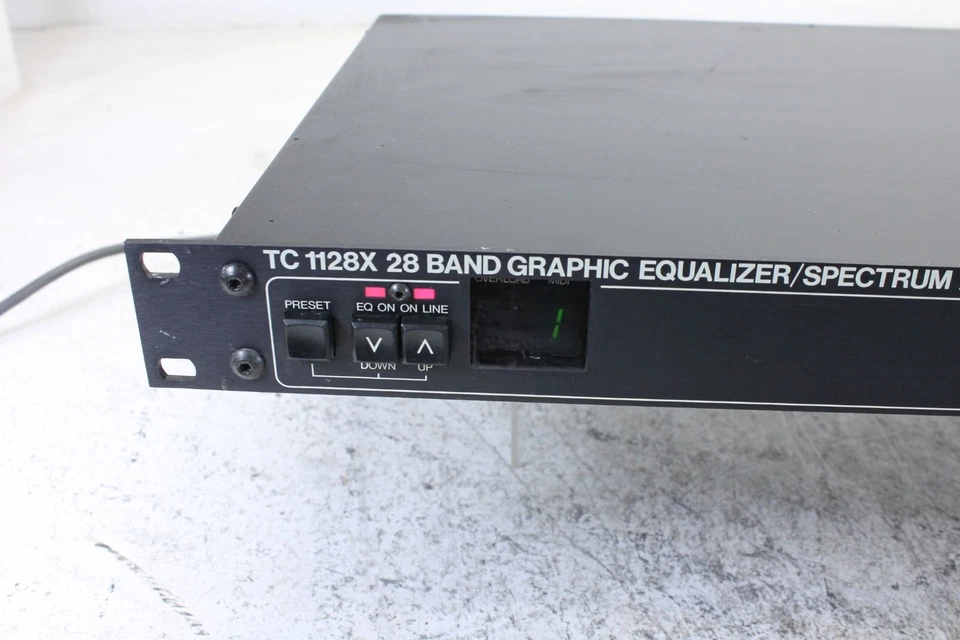 TC electronic TC 1128X 28 band graphic equalizer/spectrum analyzer (No.10) - Image 2 of 4