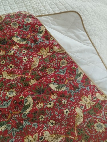 STRAWBERRY THIEF TABLE RUNNER - WILLIAM MORRIS - QUILTED - NEW ~Fleur~