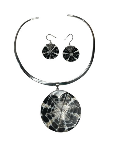Set Collana e Orecchini Artigianali Conchiglie Ceritio Argento Sterling Bianco e Nero (S - Foto 2 di 5