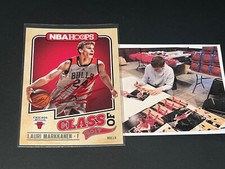 Lauri Markkanen Jazz Bulls Auto Signed  2017-18 PANINI Hoops Class of 2017 Red .