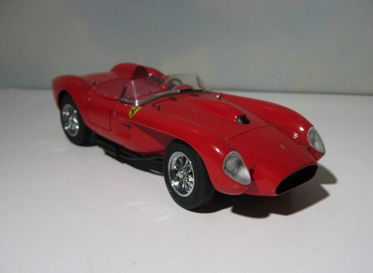 1958 Ferrari 250 Testa Rossa Sports Coupe 1:24 Danbury Mint diecast in Box BIN - Image 2 of 4