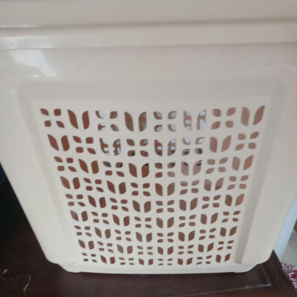 Cesto de lavanderia vintage retrô Rubbermaid 2787 flor de tulipa bege com tampa - Imagem 3 de 4