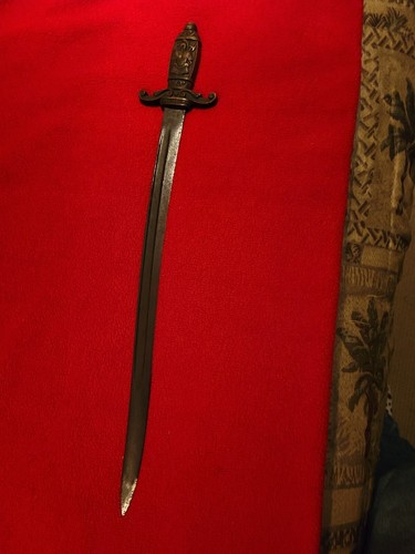 ANTIQUE SWORD WITH ROMAN SOLDIER ON POMMEL OF CROSS-GUARD STEEL SWORD