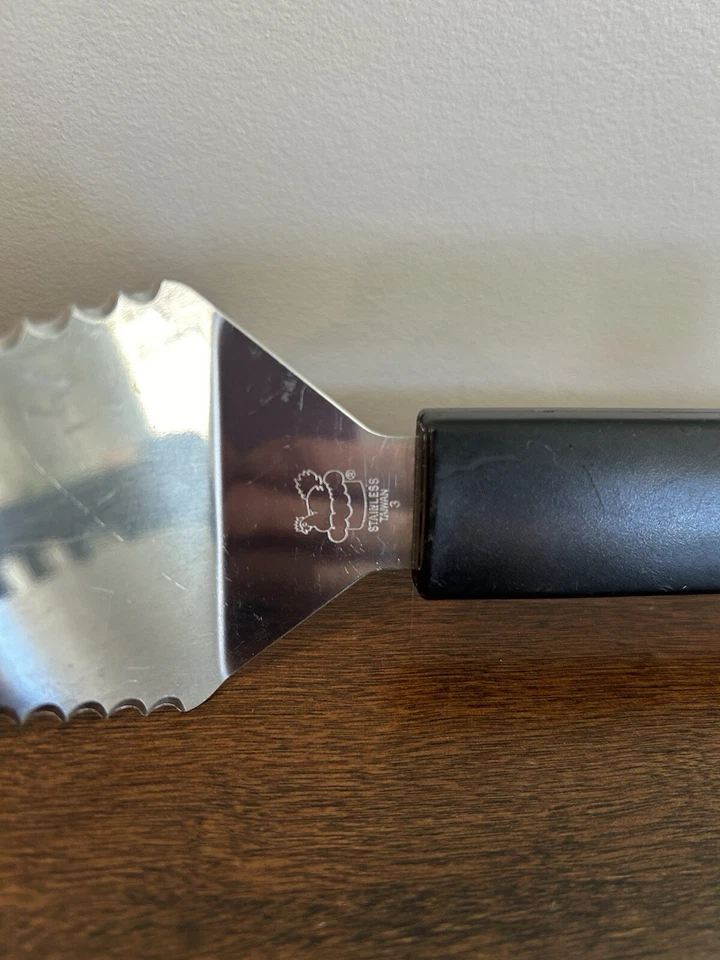 Pampered Chef Pie And Cake Server with Sheath Made In Taiwan #1166 normal wear - Image 2 of 4