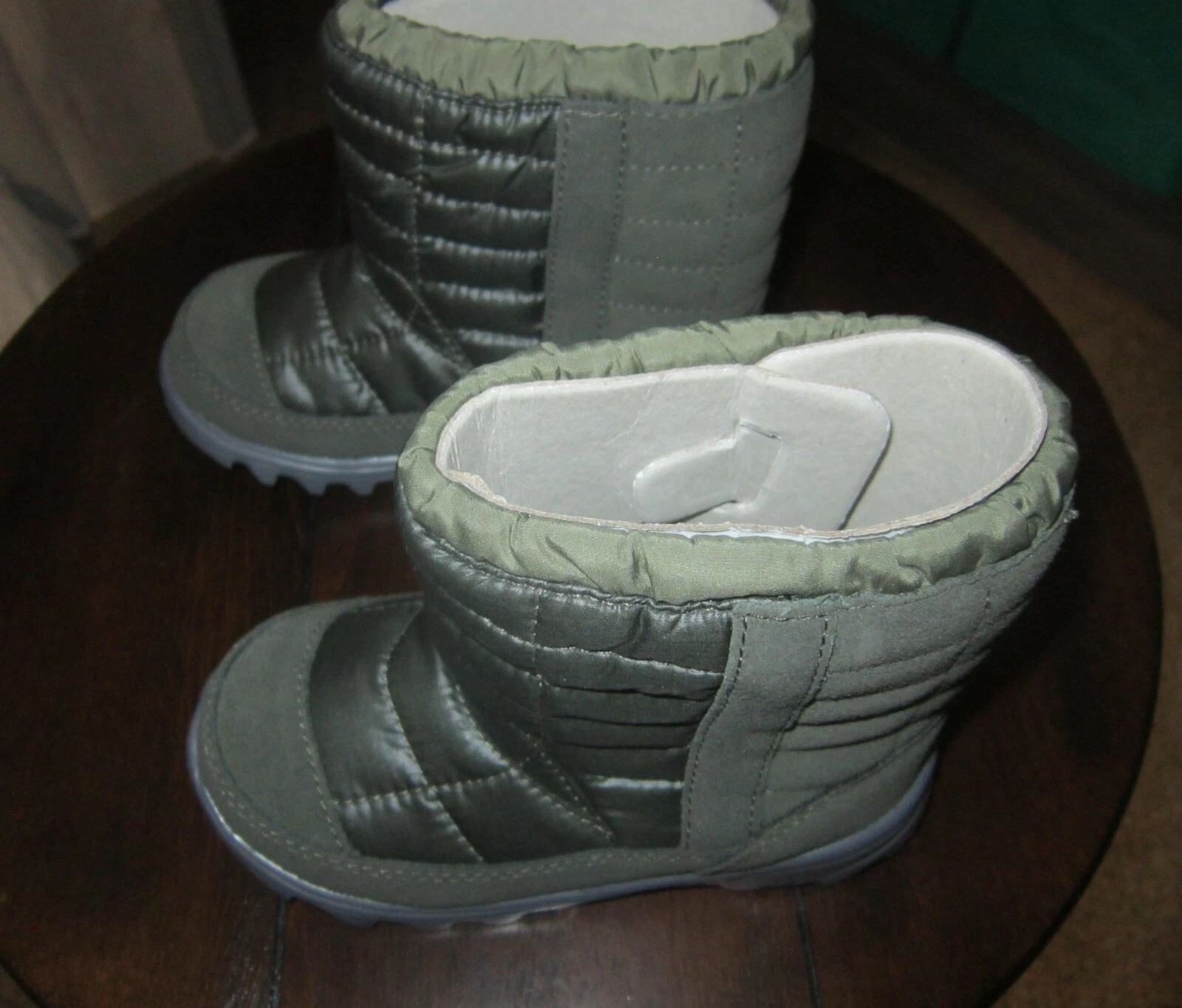 The North Face Toddler Size 7 Winter Camp Olive Green Boots; New
