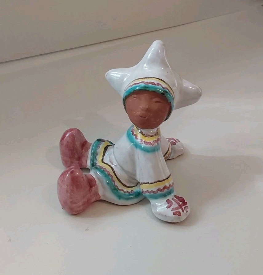 Figura infantil esquimal de arcilla de Alaska de colección firmada por Gak gran forma 4,25 X 2,25 X 3