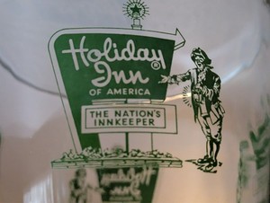 VINTAGE GLASS ICE BUCKET - RARE HOLIDAY INN OF AMERICA - THE NATION'S INNKEEPER