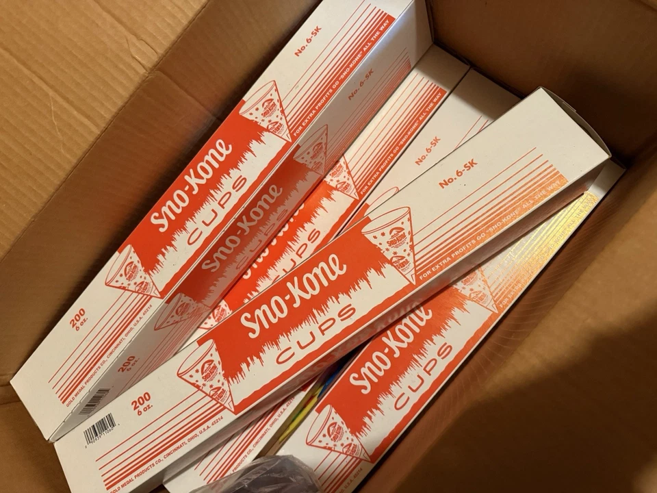 Dispensador de tazas Sno-Kone + 1000 tazas medalla de oro 6-SK 6 OZ cono de nieve lote de concesión Foto 3 de 4