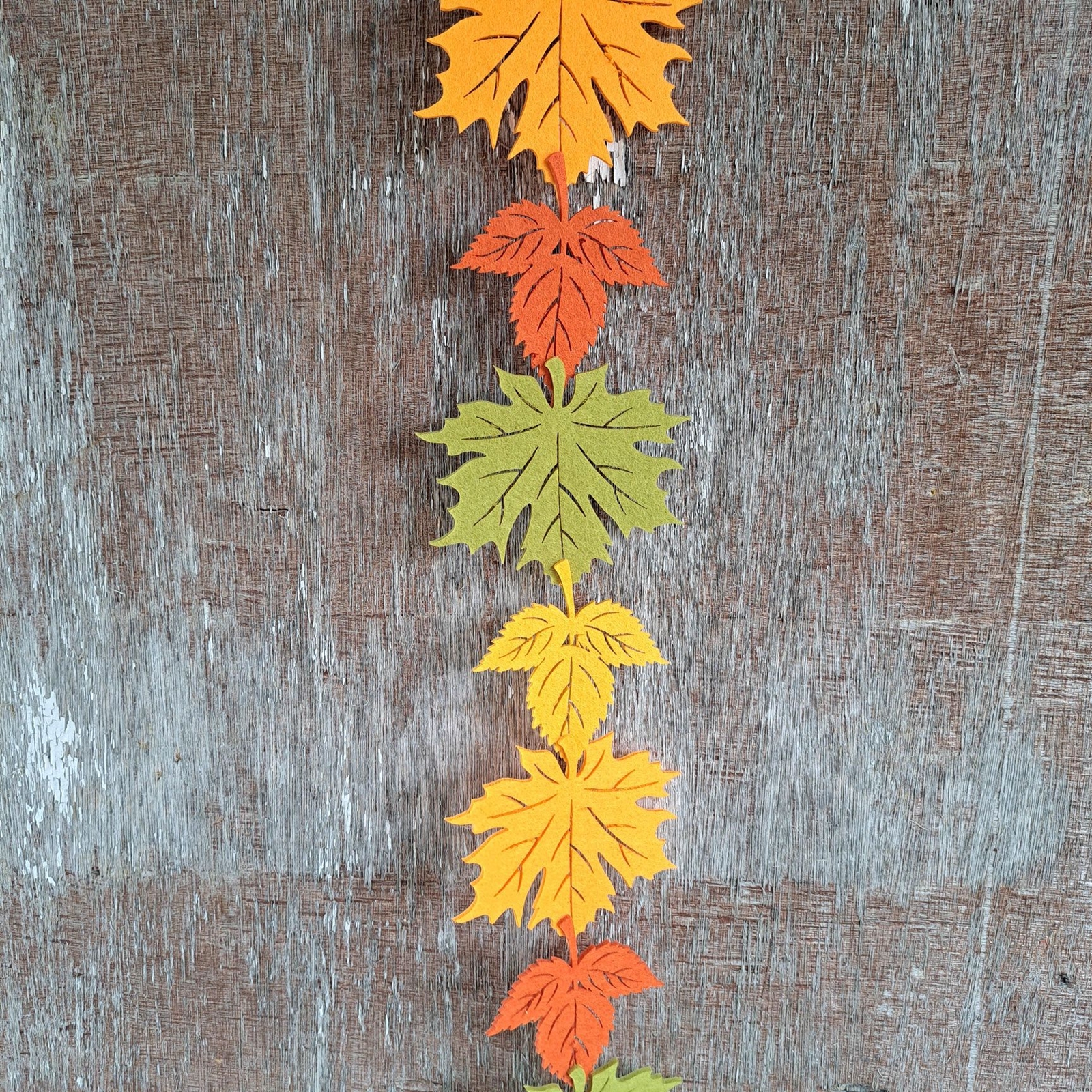 Autumn Maple Leaf Felt Garland - 75cm - Satchville Halloween NEW