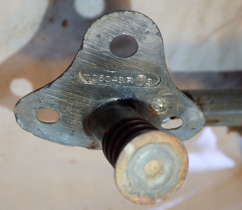 Vintage GM SUN VISOR RH Bracket 4074008 DP | 1937-40 CHEVROLET | 1939-40 PONTIAC - Picture 5 of 6