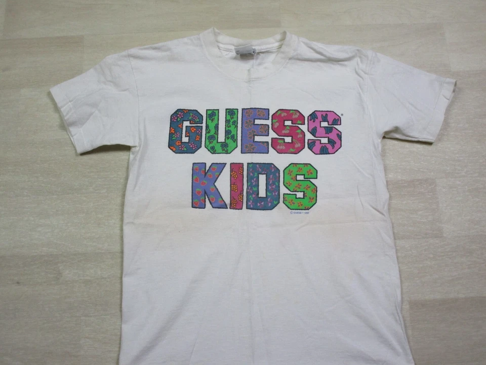 Camiseta Gráfica Guess Niños Años 90 De Colección Juvenil (S) Blanco Logotipo Deletreado EE. UU. Foto 2 de 4