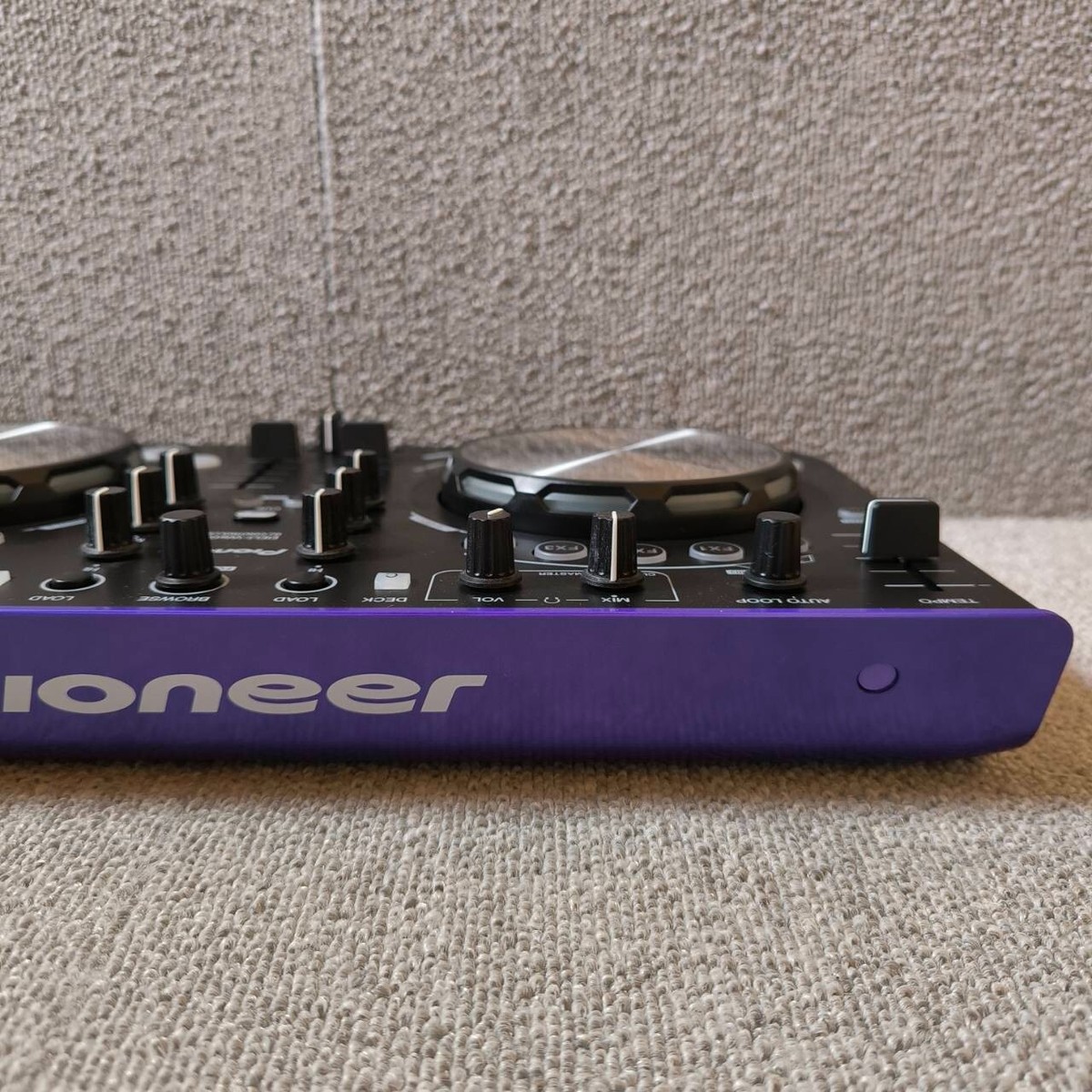 Pioneer DDJ-WeGo 2-Channel Dual Deck Controller W/Cable