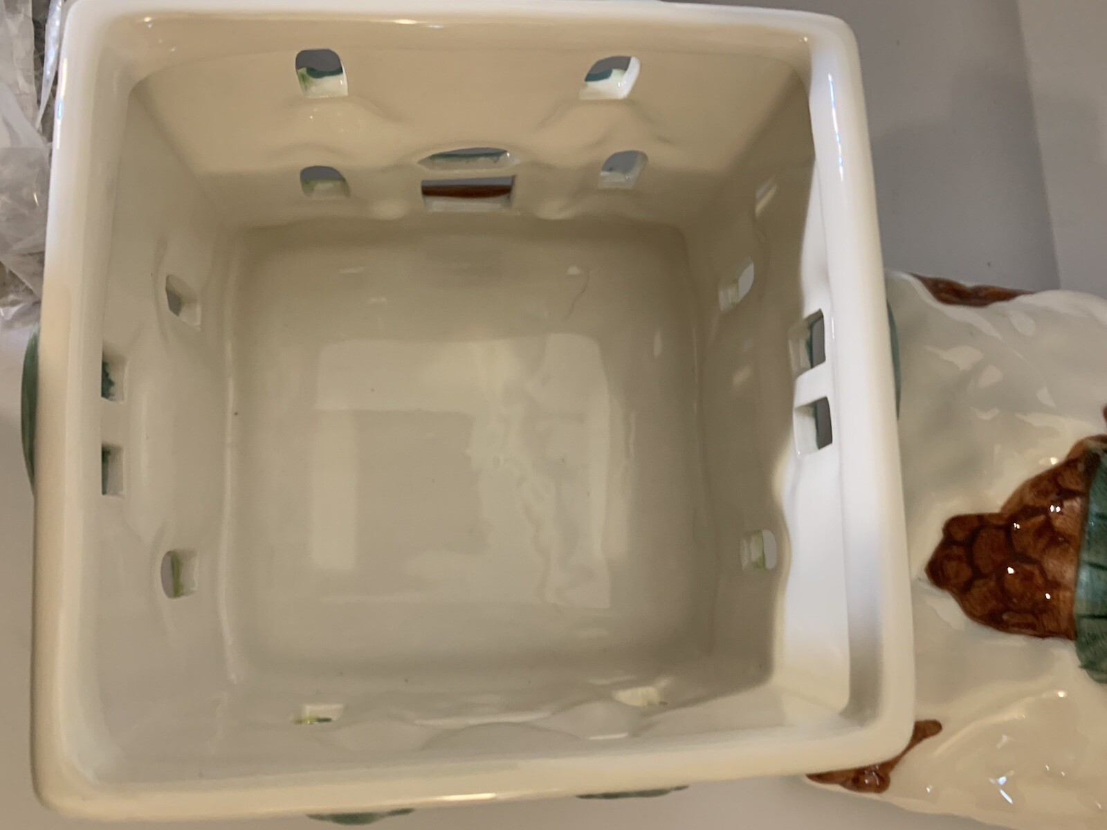 Pfaltzgraff Winterberry Sculpted Pierced Holiday Tea Light House