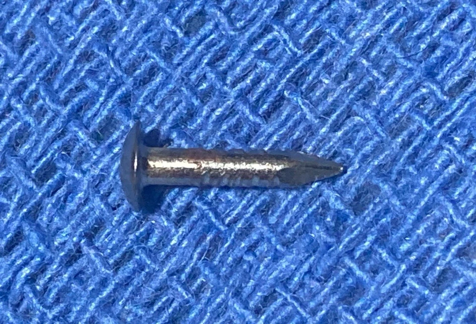 LOTE DE 9000+ CLAVOS PARA TAPICERÍA DE ACERO ACABADO BRILLANTE REPARACIÓN DE MUEBLES DE GABINETE Foto 2 de 4