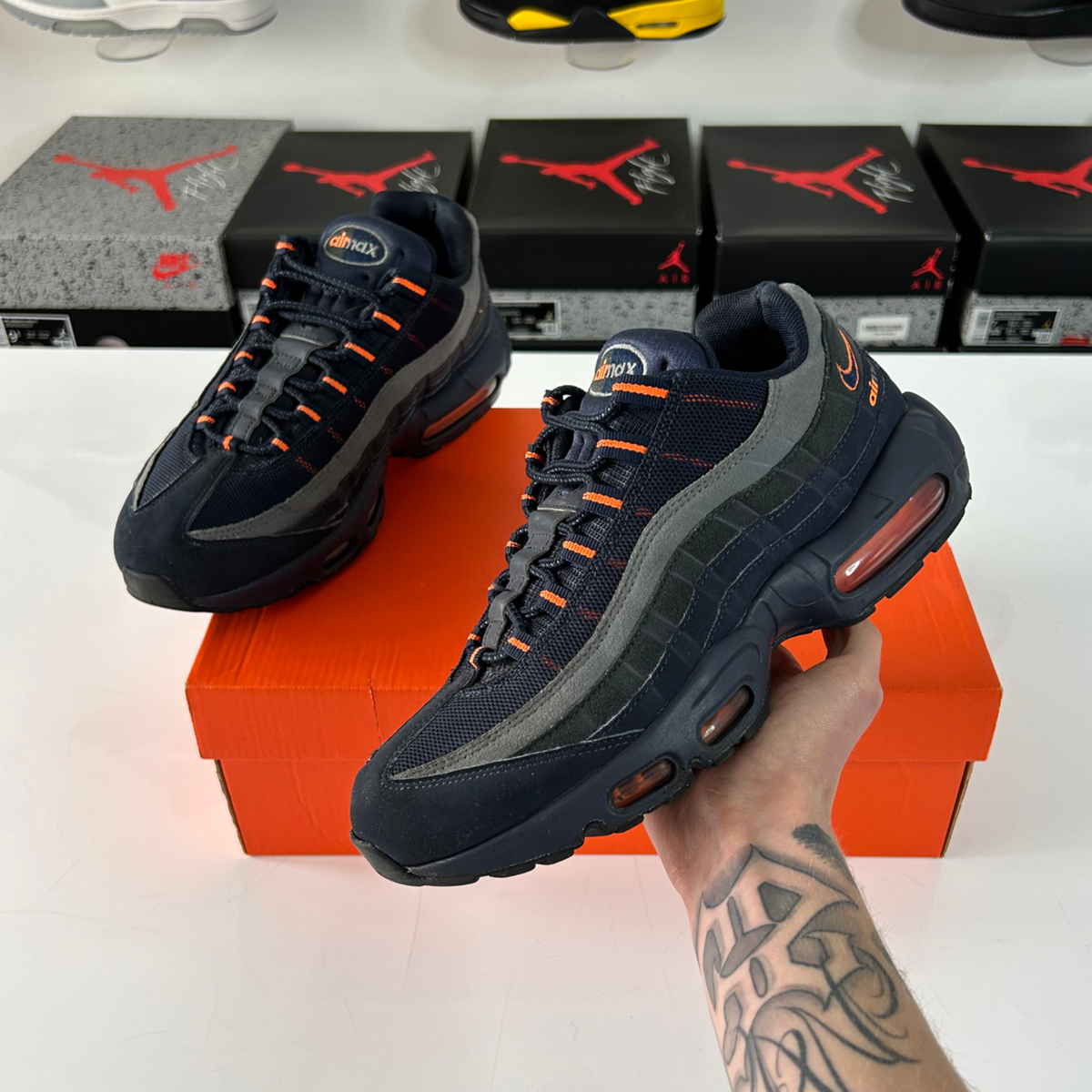 nike air max 95 navy orange