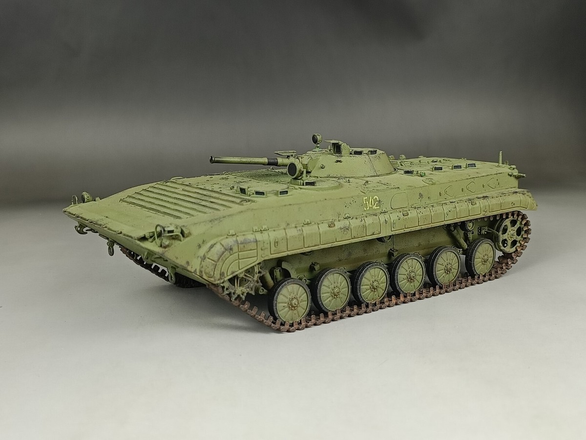 完成品1/35AFV ソビエト軍/ロシア軍BMP-1 1/35 Built Soviet Russia BMP-1 Infantry Fighting Vehicle IFV