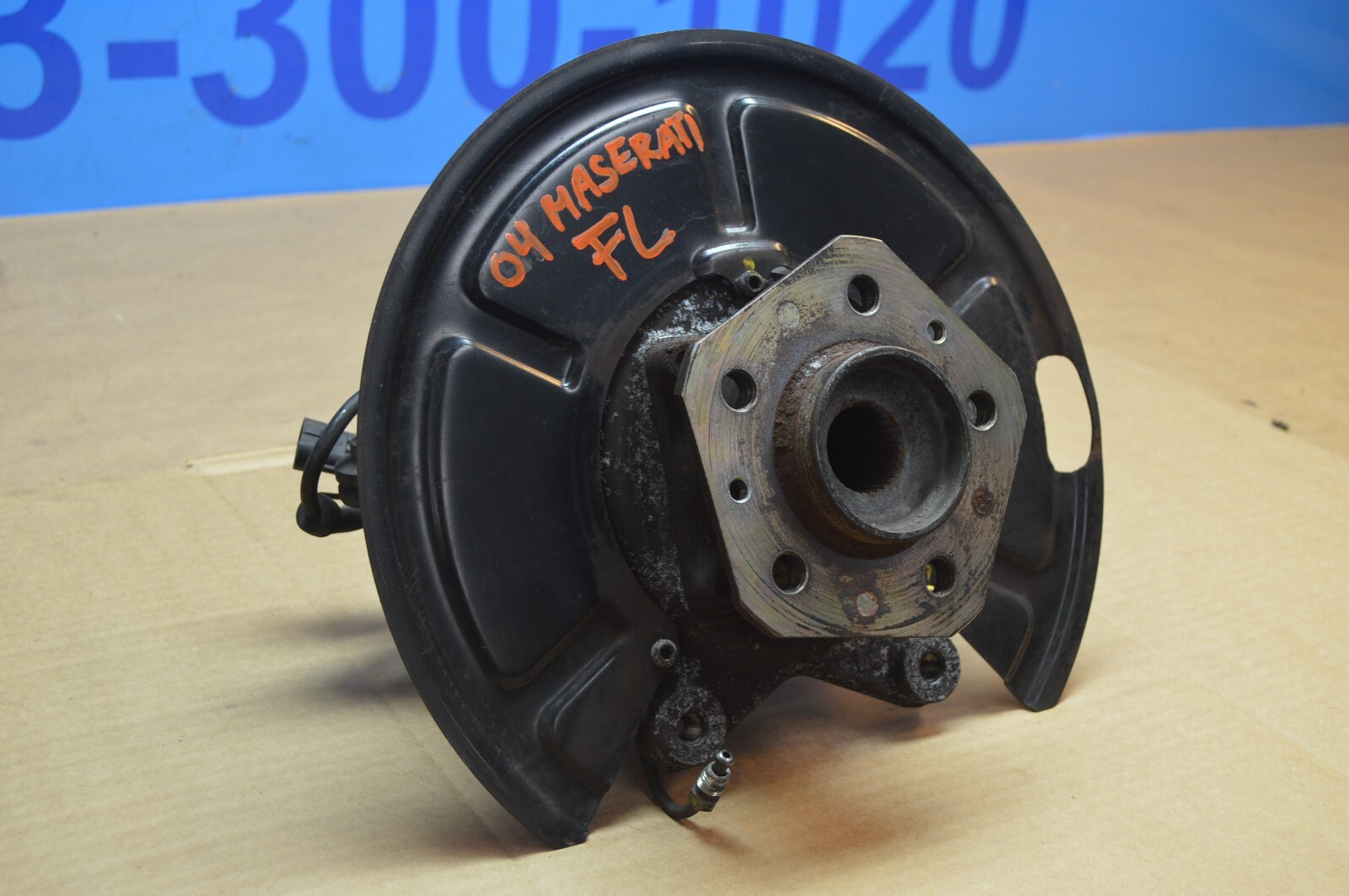 2004 M138 MASERATI M128 GT COUPE FRONT DRIVER SIDE SPINDLE WHEEL HUB 28839701
