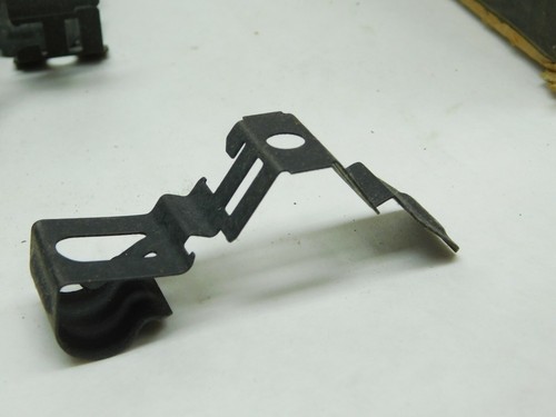 47 pcs B-LINE BX-8 STEEL CITY SSF-CB706 ERICO PCS1 CABLE/CONDUIT TO DROP WIRE CT - Picture 4 of 4