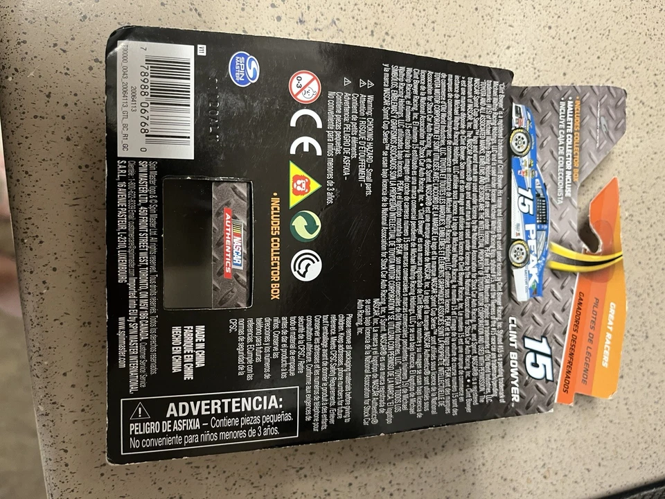 2014 NASCAR Clint Bowyer #15 Peak Antifreeze 1/64 Diecast - Image 4 of 4