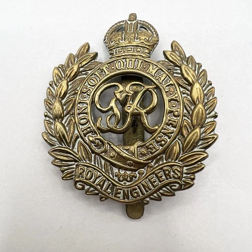 Genuine WW2 Royal Engineers Cap Badge