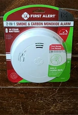 First Alert 2-in-1 Smoke & Carbon Monoxide Alarm with Voice Alerts! #SMC0210V