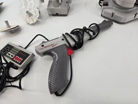 Nintendo NES Deluxe Set ROB Robot Console System Mostly Complete READ