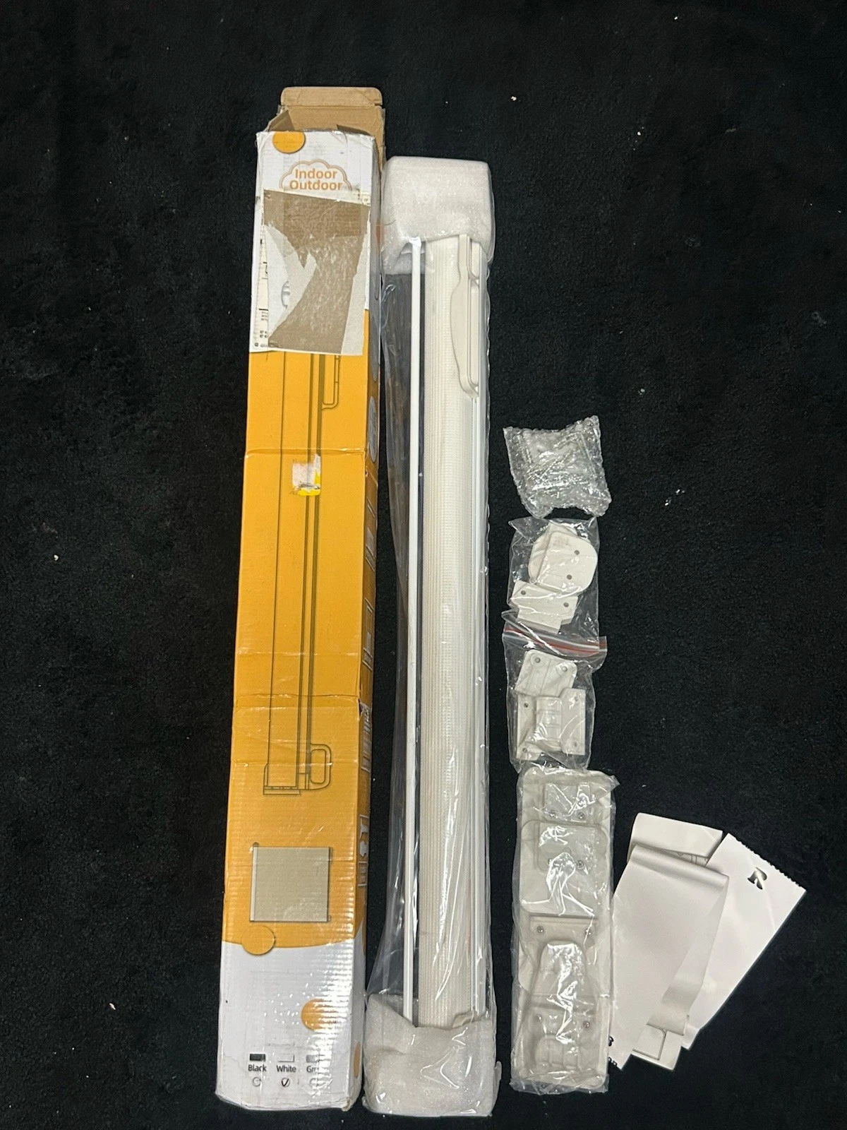 BabySafe SG018 Baby Gate, Roll, Retractable Safety Gate 55 W X33 H White
Opens in a new window or ta