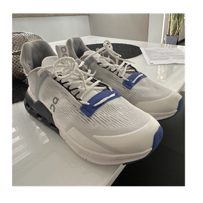 On Herren Sportschuh Größe:42 Sneaker Weiß Blau Grau Mesh Low Top atmungsaktiv