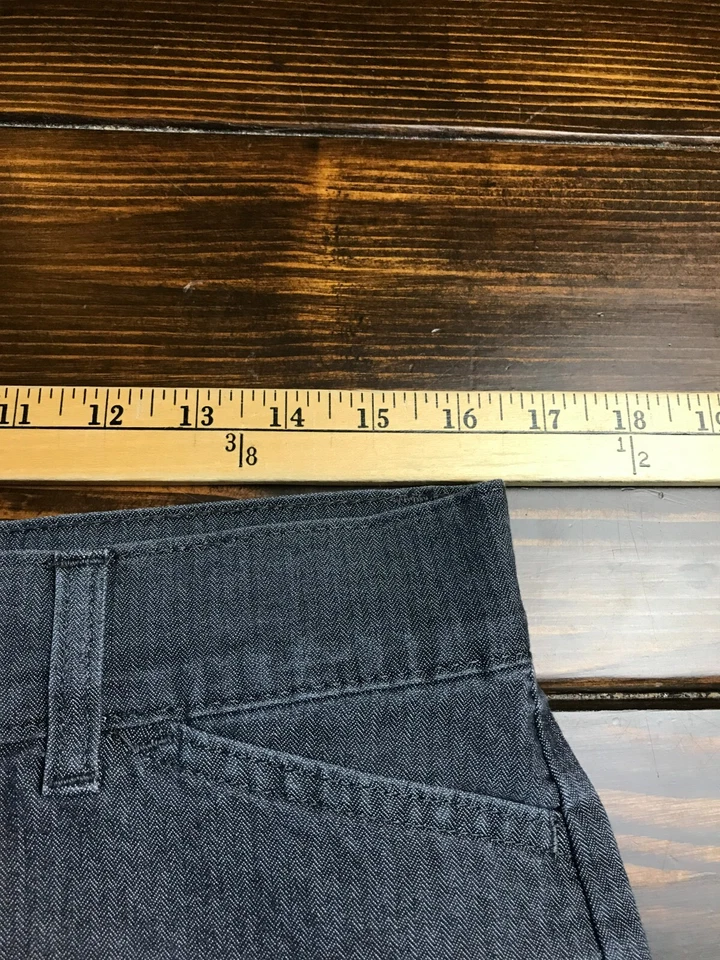 Pantalones Lee, para mujer talla 12 pequeños, grises, frente plano, bolsillos Foto 3 de 4