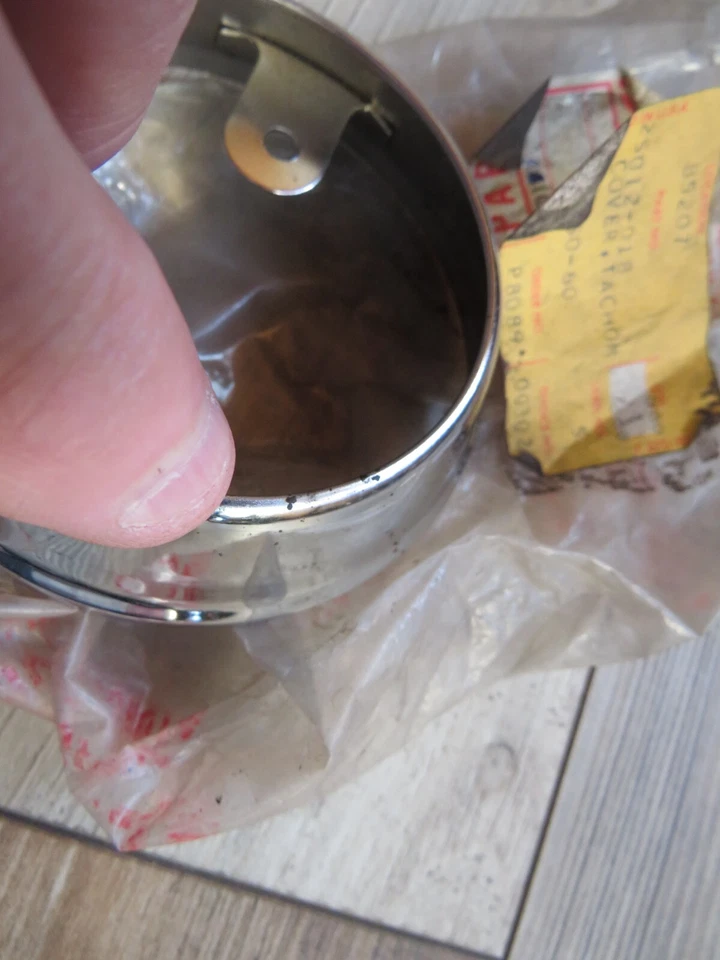 Cubierta de tacómetro Kawasaki NOS 1974 Z1A F11 F9 F7 NOS 25012-018 OM2 Foto 4 de 4