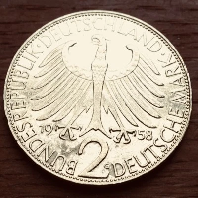 PIECE DE 2 DEUTSCHE MARK DORÉE A L’OR FIN 1958 G (314) MAX PLANCK - Photo 1/2