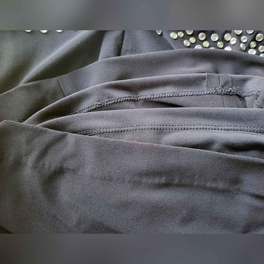 Cache Women's Black Rhinestone Cold Shoulder V-Ne… - image 7