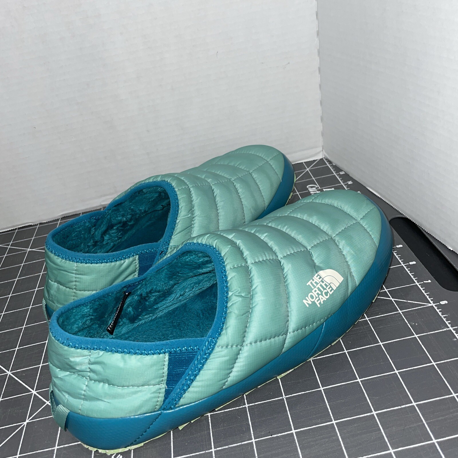 North Face Traction Mule Womens Size 11 V Wasabi Harbor Blue Faux Fur Slides