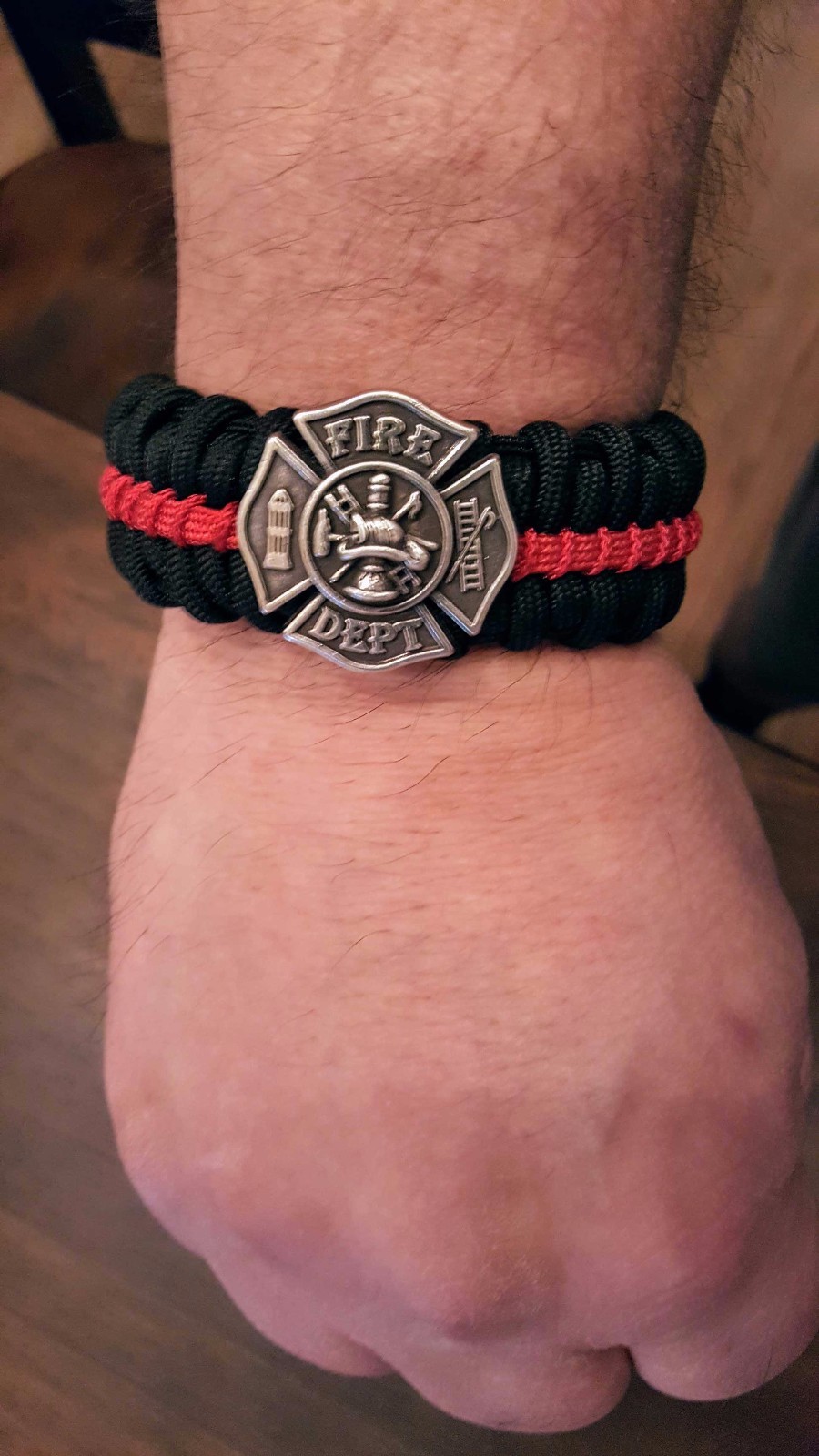 Thin Red Line Firefighter Paracord Survival Bracelet FD Medallion